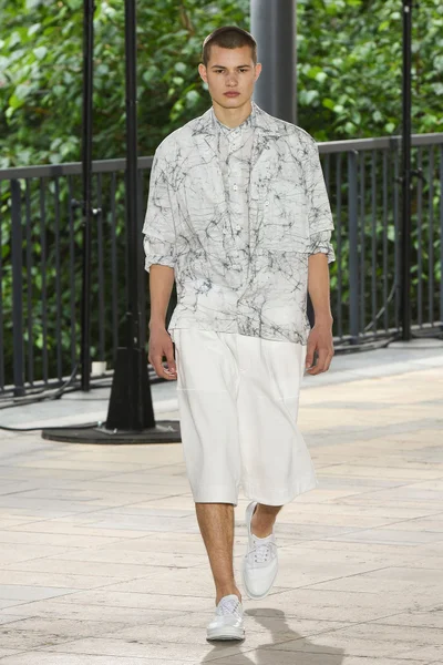 Look 5